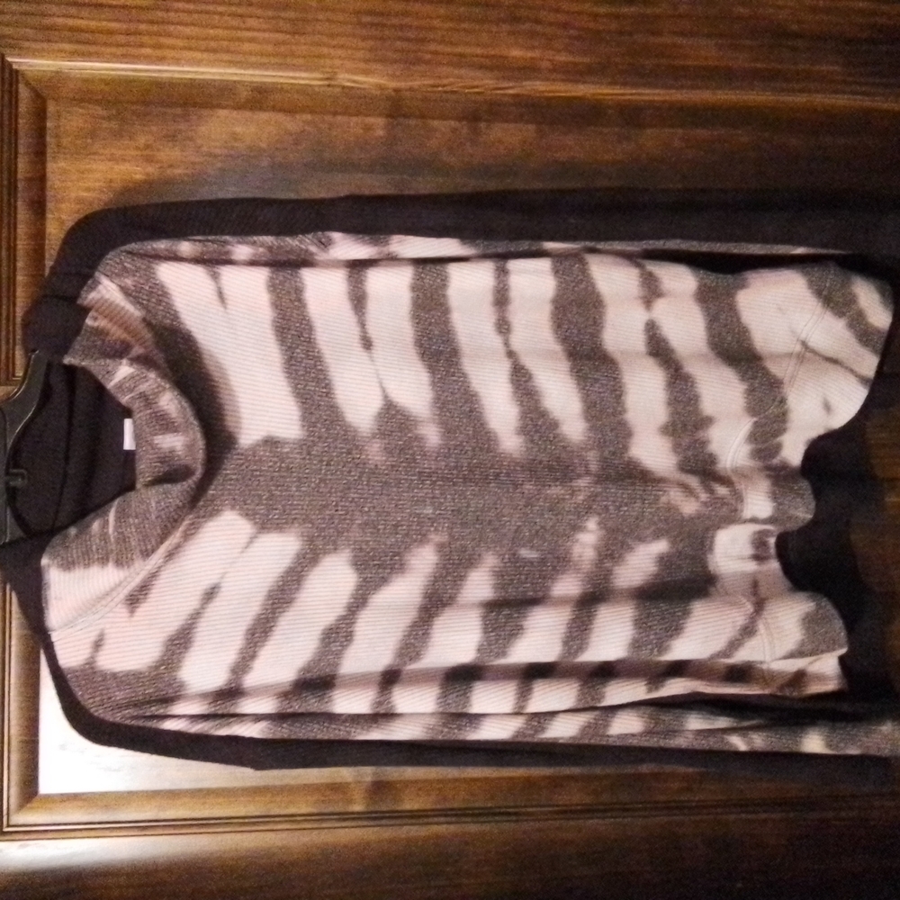 te verde sweater
